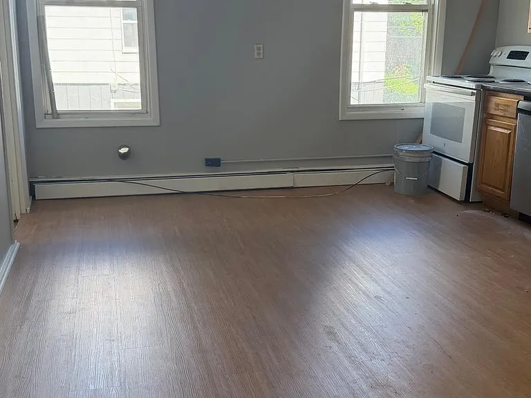 126 W Main St #5 — Photo 6