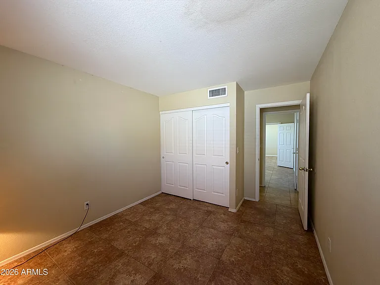 1289 W Maria Ln — Photo 18
