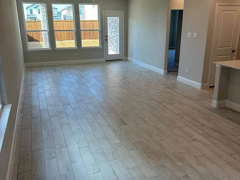 913 Amenduni Ln — Photo 27