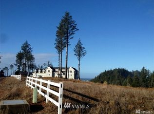 30 Chauncey Ln, Pacific Beach, WA