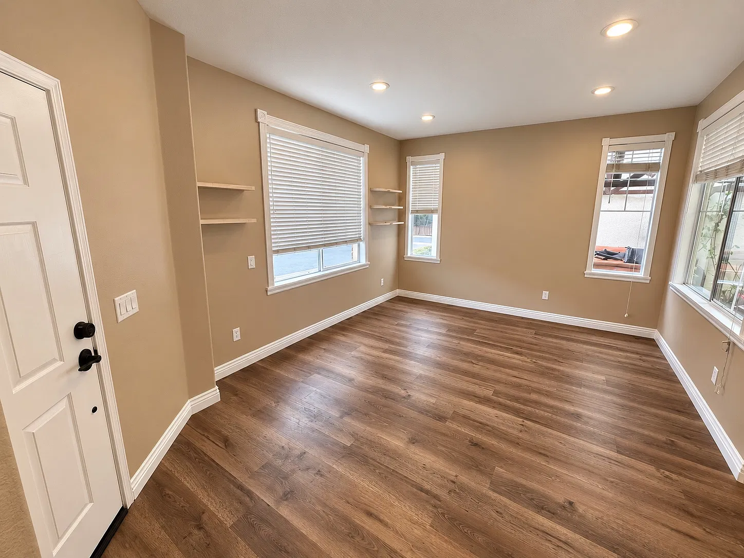 3 bed, 2.5 bath, 1878 sqft, $4,150 — Photo 3