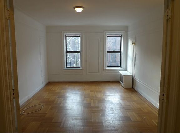4th image of 410 Vanderbilt Ave APT 4