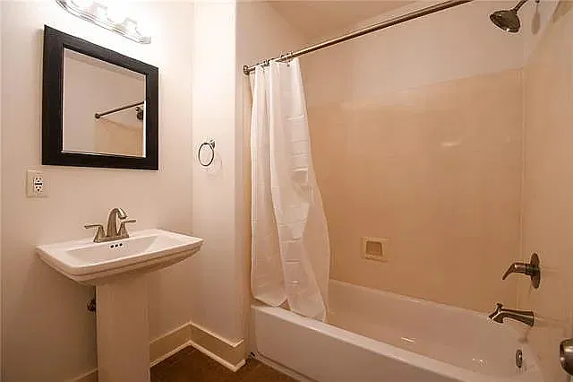 1417 Annunciation Street - 1 — Photo 4