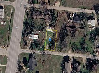 703 E Jones St, Luling, TX 78648