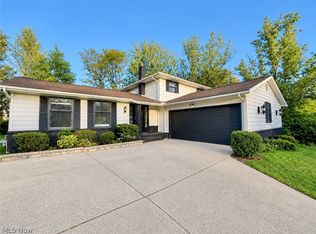 5880 Deepwood Trl, Solon, OH 44139