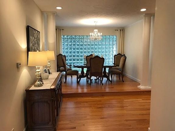 4th image of 1 Lakewood Cir