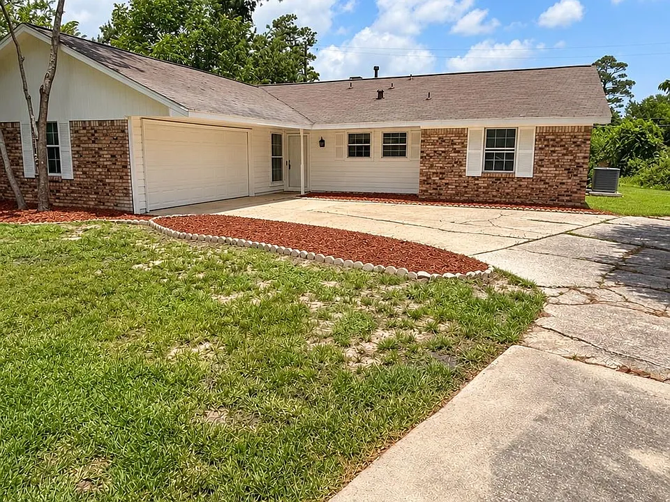 626 Shore Acres Blvd
