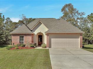 140 Coquille Dr, Madisonville, LA 70447