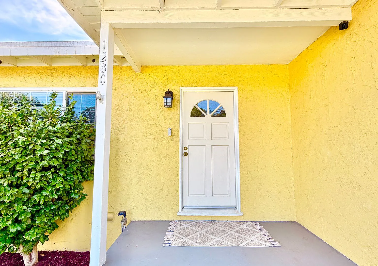 Sweet Single-Story with Private Yard Space and Off-Street Parking, Minutes to Downtown Fallbrook ... — Photo 3