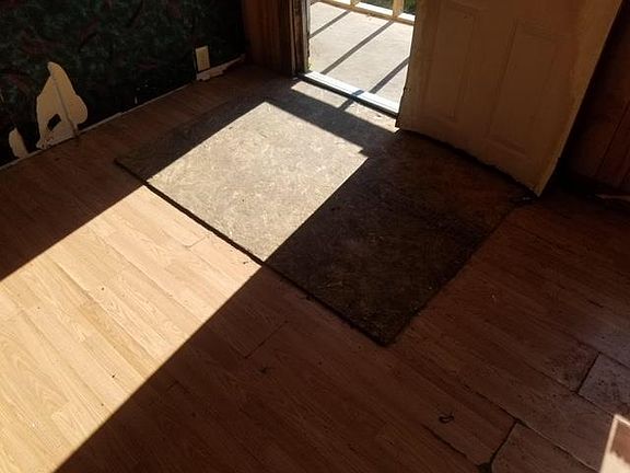 5th image of 1817 Harris St