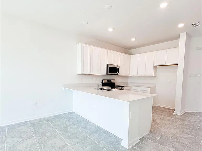 2768 Pierr St — Photo 3