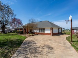 25182 Loux Rd, Maysville, AR 72747
