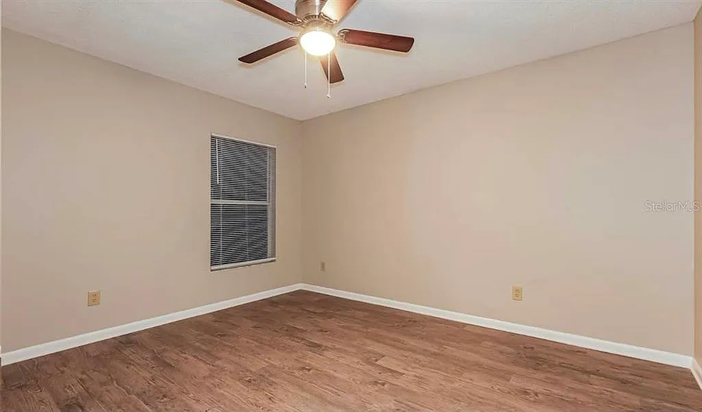 4 bed, 2.0 bath, 2163 sqft, $2,000 — Photo 3
