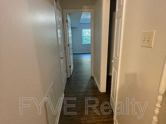 5th image of 827 Olde Pioneer Trl