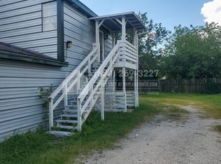 105 Clear Lake Rd APT C, Highlands, TX 77562