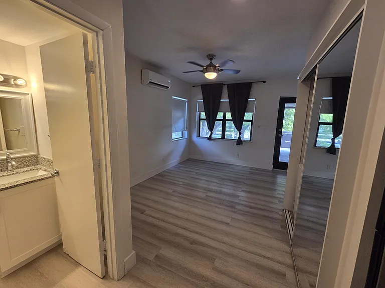 1109 E Broward Blvd #12 — Photo 8
