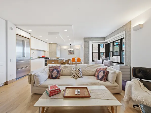 264 East Broadway image 1 of 11