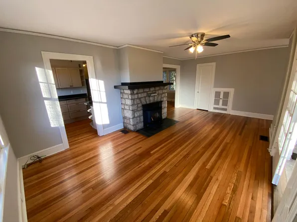 105 Sand Hill School Rd, Asheville, NC 28806