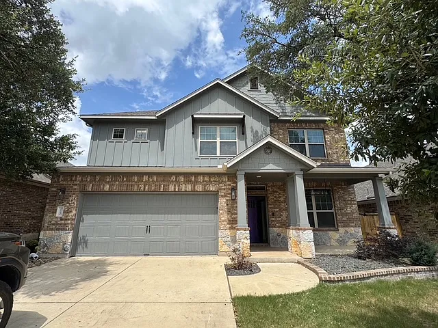 4 bed, 2320 sqft, $2,475 — Photo 1
