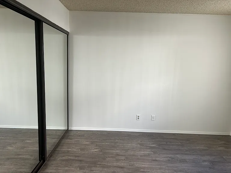 12701 Moorpark St #107 — Photo 13