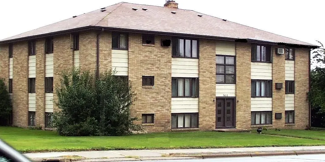 Bass Lake Apartments — Photo 1