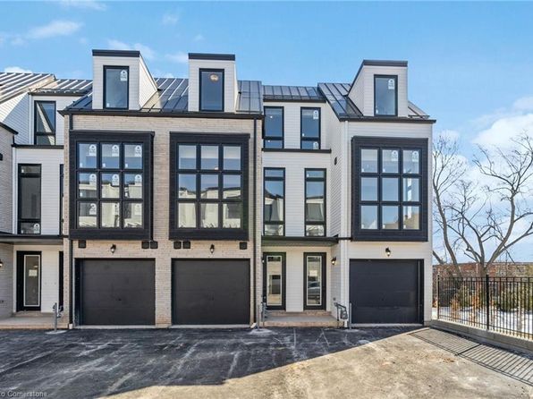 138 East St #5, Oakville, ON L6L 3K3