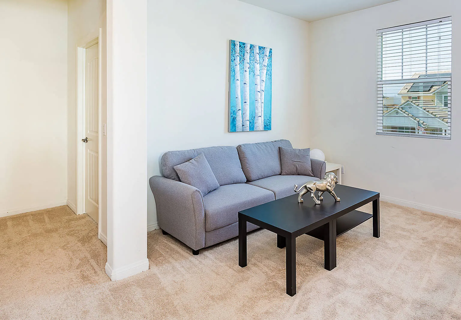 4 bed, 2400 sqft, $6,500 — Photo 4