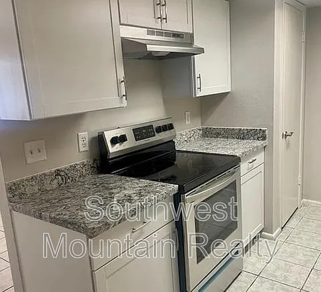 133 E Ingram St #5 — Photo 3