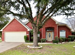 10112 Green Ct, Irving, TX 75063
