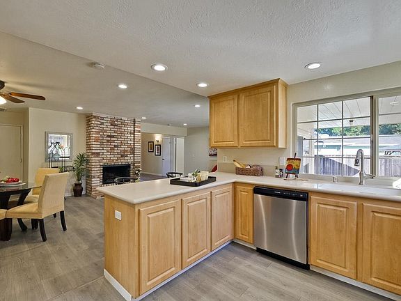 4th image of 3077 Oldfield Way