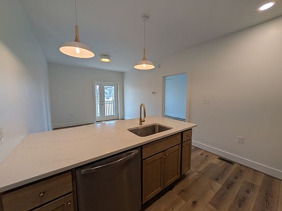 3rd image of 5900 Fort Ave #4