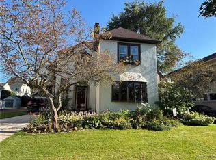 20 Grasmere Rd, Lockport, NY 14094