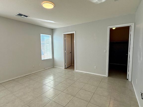 5th image of 14820 N B St