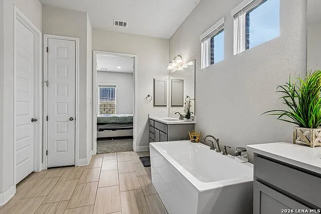 1136 Aidenbaum — Photo 26