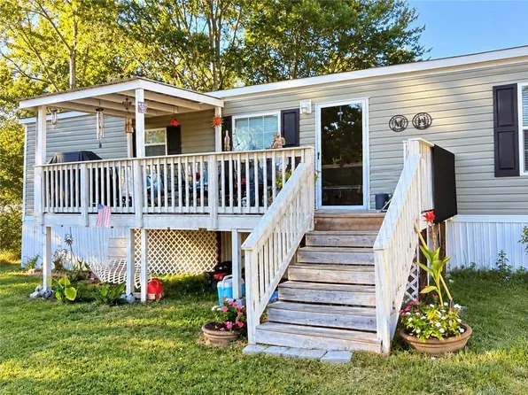5973 Lights Ferry Rd, Flowery Branch, GA 30542