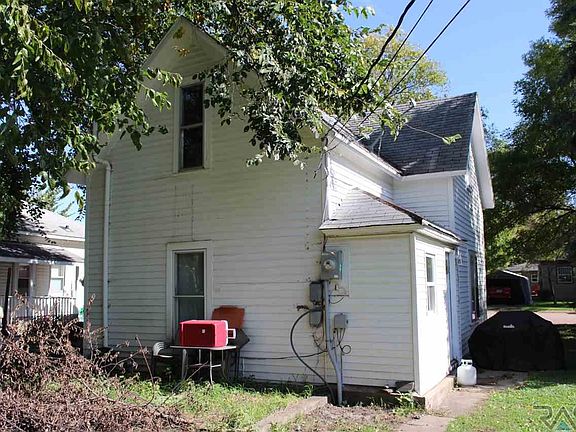 2nd image of 117 S Lincoln Ave