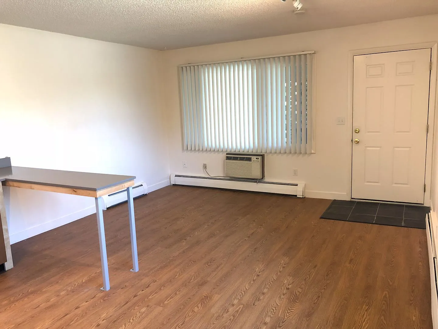2200 Canyon — Photo 3