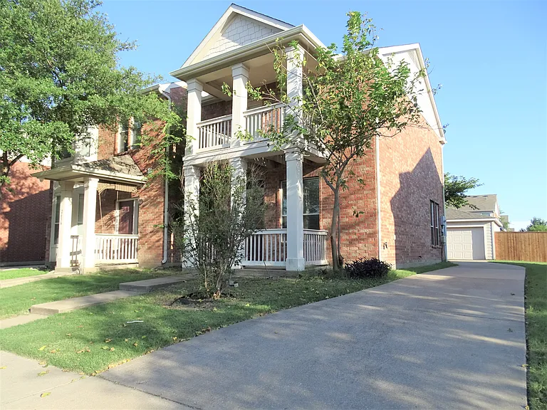 2632 Boedeker Dr — Photo 1