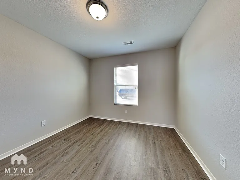 104 Palm St — Photo 8