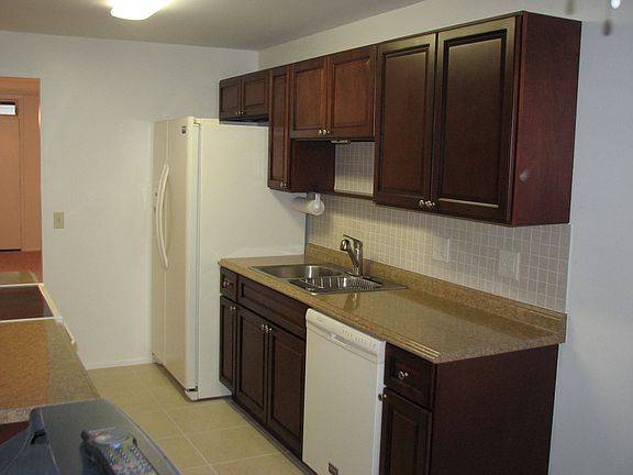 4th image of 4880 Locust St NE APT 227
