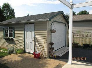 977 Sun Valley Rd, Stevens, PA 17578