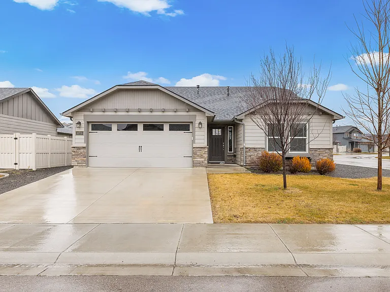 10710 W Catmint Dr — Photo 1