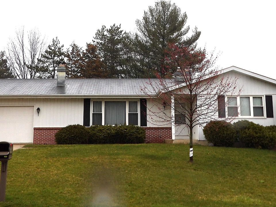 1st image of 240 Longwood Dr
