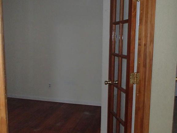 4th image of 2403 Laguna Ct