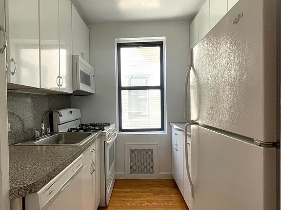 5th image of 155 W 81st St APT 3E