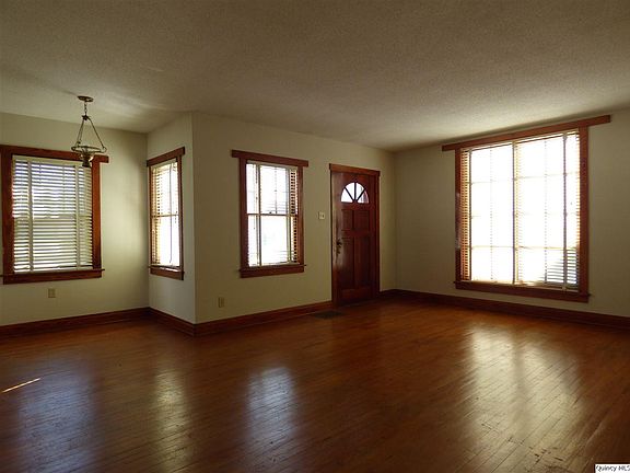 4th image of 727 Kenwood Ave