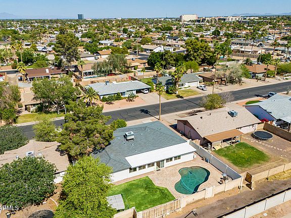 3rd image of 2818 S COTTONWOOD Drive