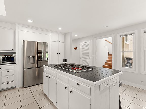 5th image of 46-318 Nahewai St
