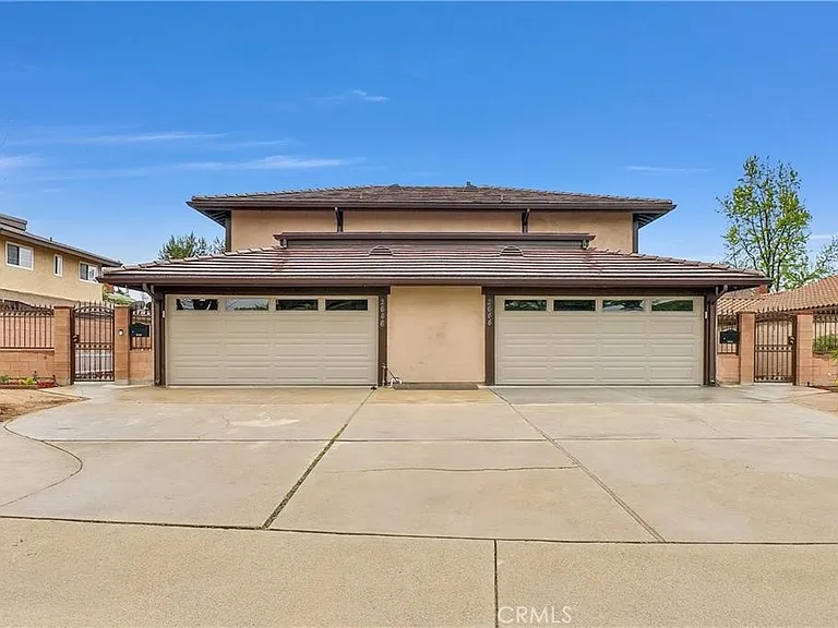 2644 Sycamore Dr — Photo 1