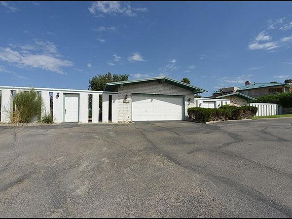 3rd image of 1021 Singing Hills Dr